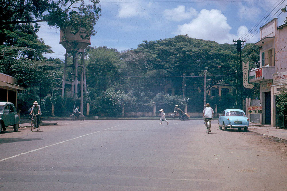 30 tấm ảnh màu đẹp nhất của đường phố Saigon thập niên 1960 (phần 18) _x95 - BuzzDay